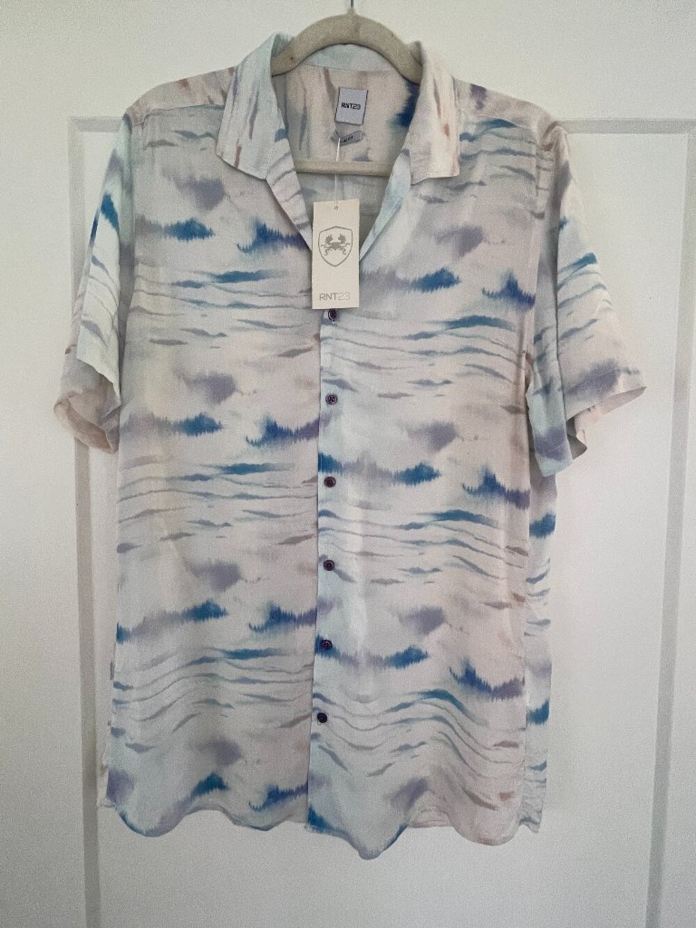 NWT RNT23 Men's Slim Fit Watercolor Short Sleeve Button Down Shirt – Size L